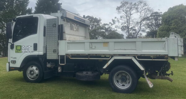Isuzu 2T Tipper Truck